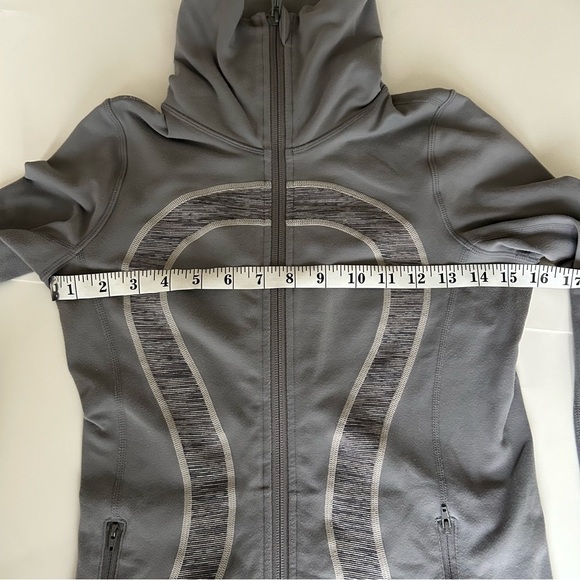 Lululemon In Stride Jacket - Picture 7 of 8